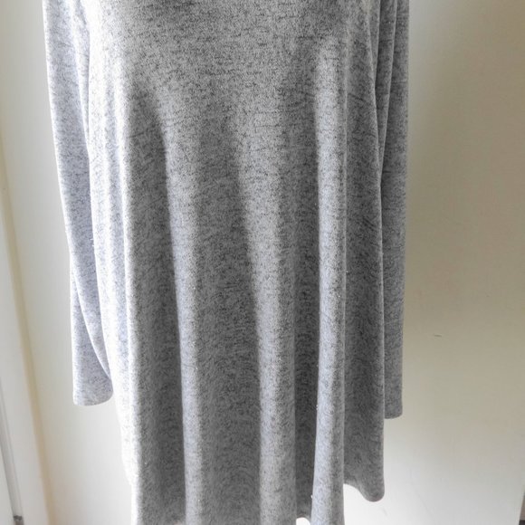 TORRID Ladies Gray Top Size 4X - Picture 2 of 12